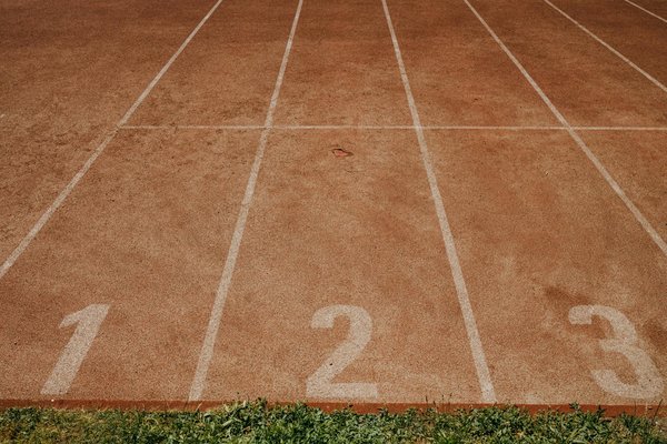 Boosting performance: essential tactics for uk basketball players to conquer mid-season challenges